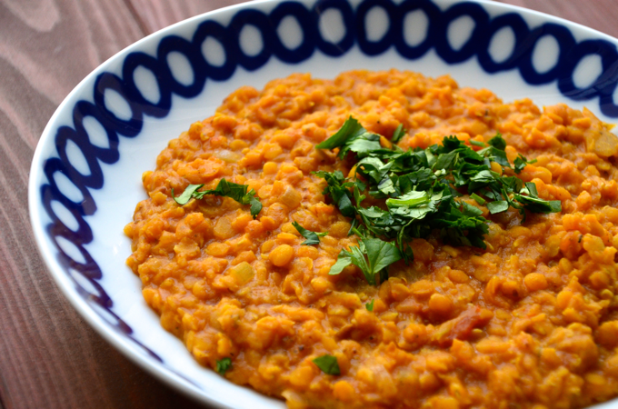 Indisches Dal aus roten Linsen