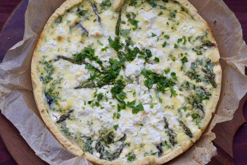 Quiche mit grünem Spargel