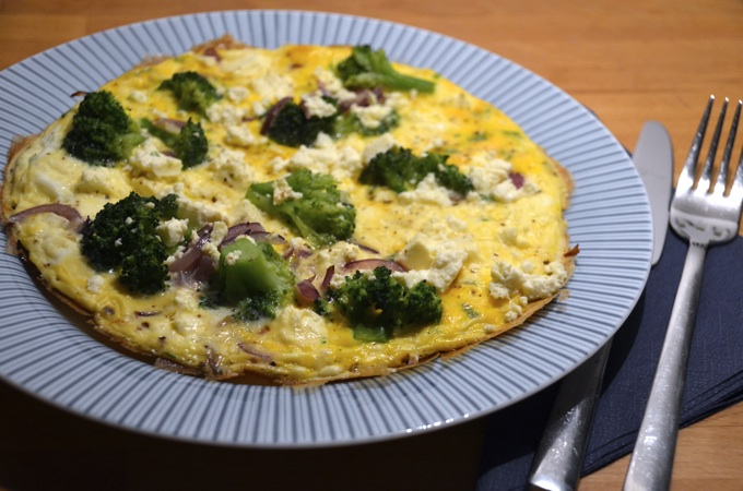 Omelette mit Feta und Brokkoli