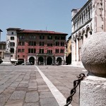 Das ist einer der Hauptplätze der Stadt, der Piazza Michele