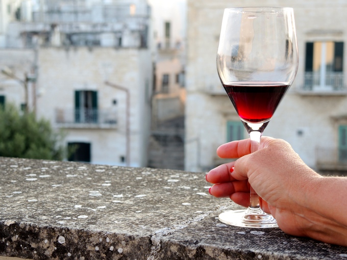 EIn Gläschen Wein auf der Terrasse